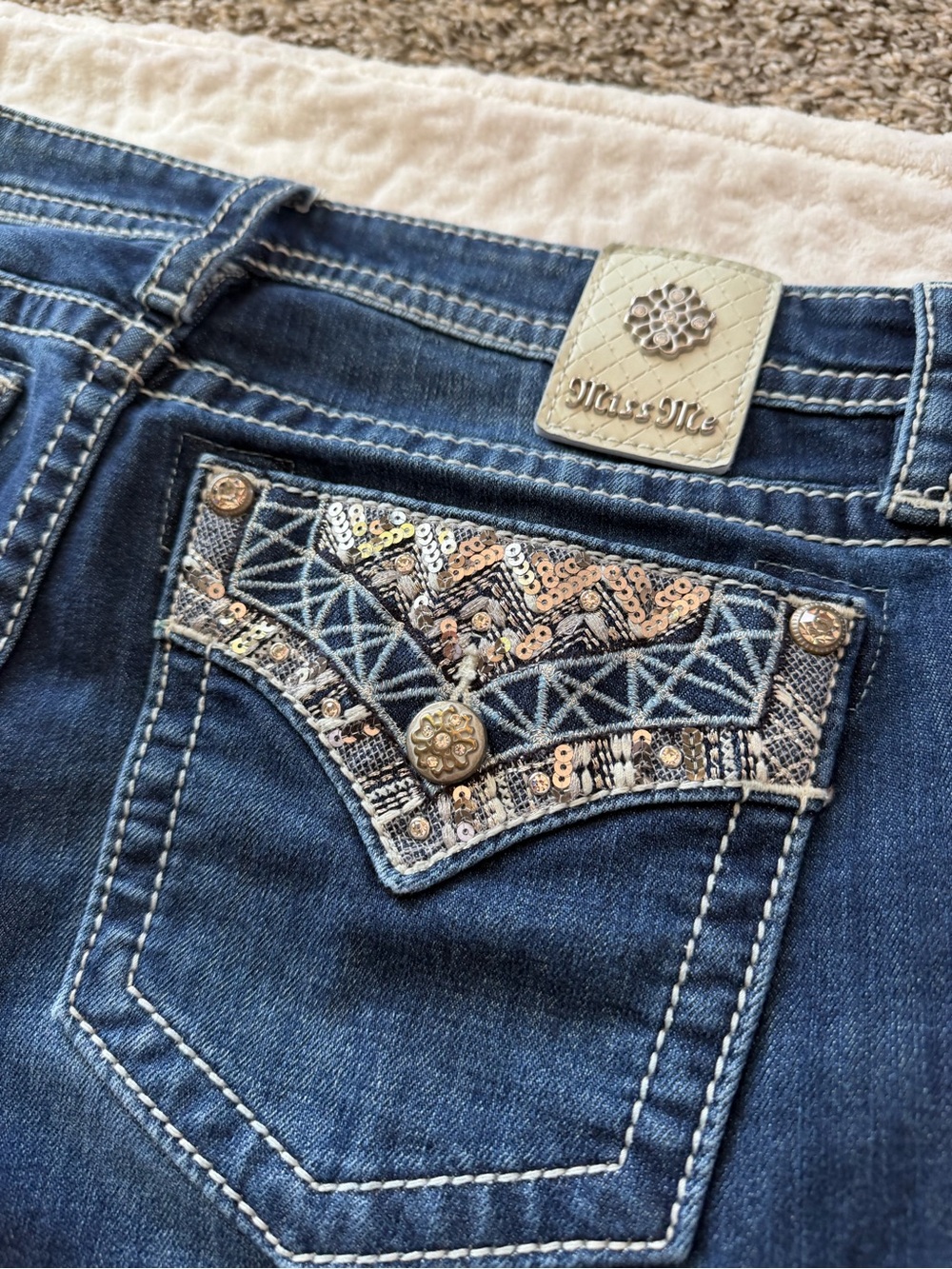 Miss Me Mid-Rise Bootcut Jeans Women’s Size 31 Dark Wash - Picture 12 of 14
